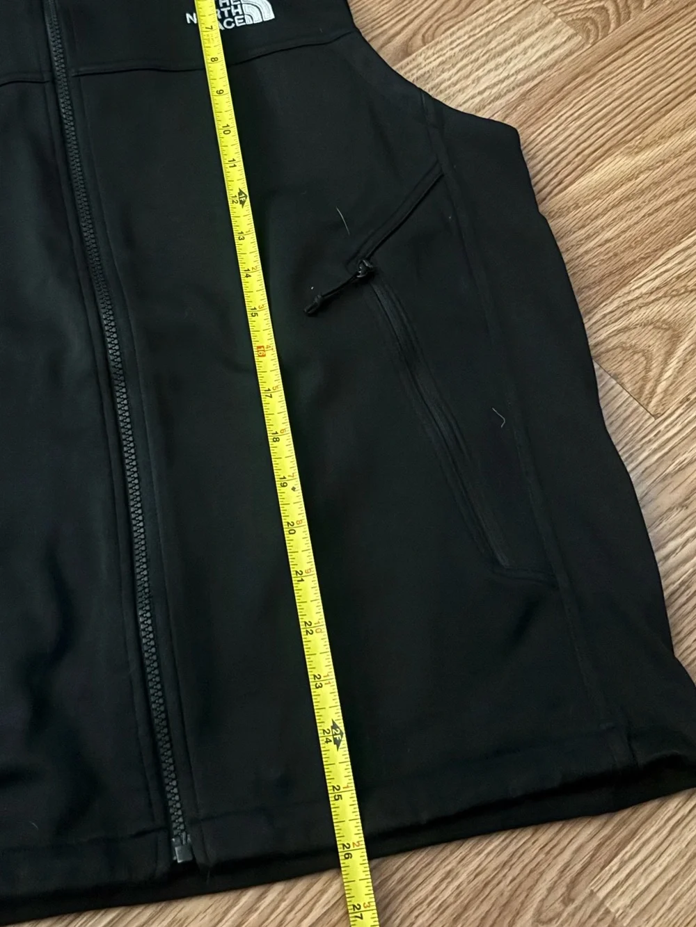 The North Face Black Men's Softshell Vest with Zip Pockets Size Medium